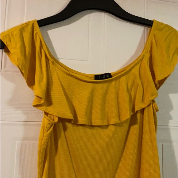 Mustard off the shoulder top - Picture 2 of 2